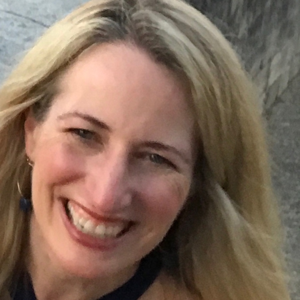 Meet your Posher, Maura